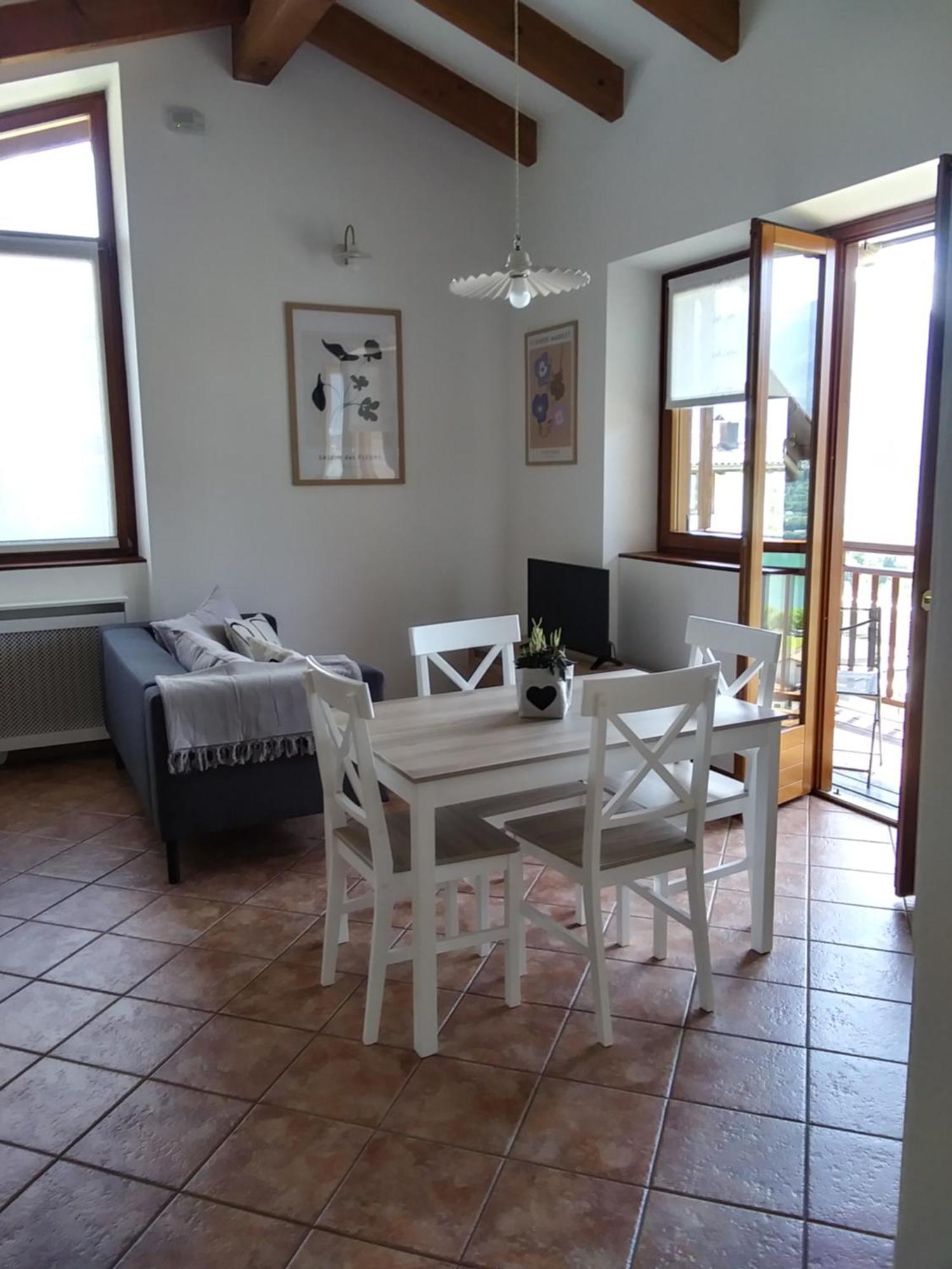 דירות Tenna La Casa Di Athos מראה חיצוני תמונה
