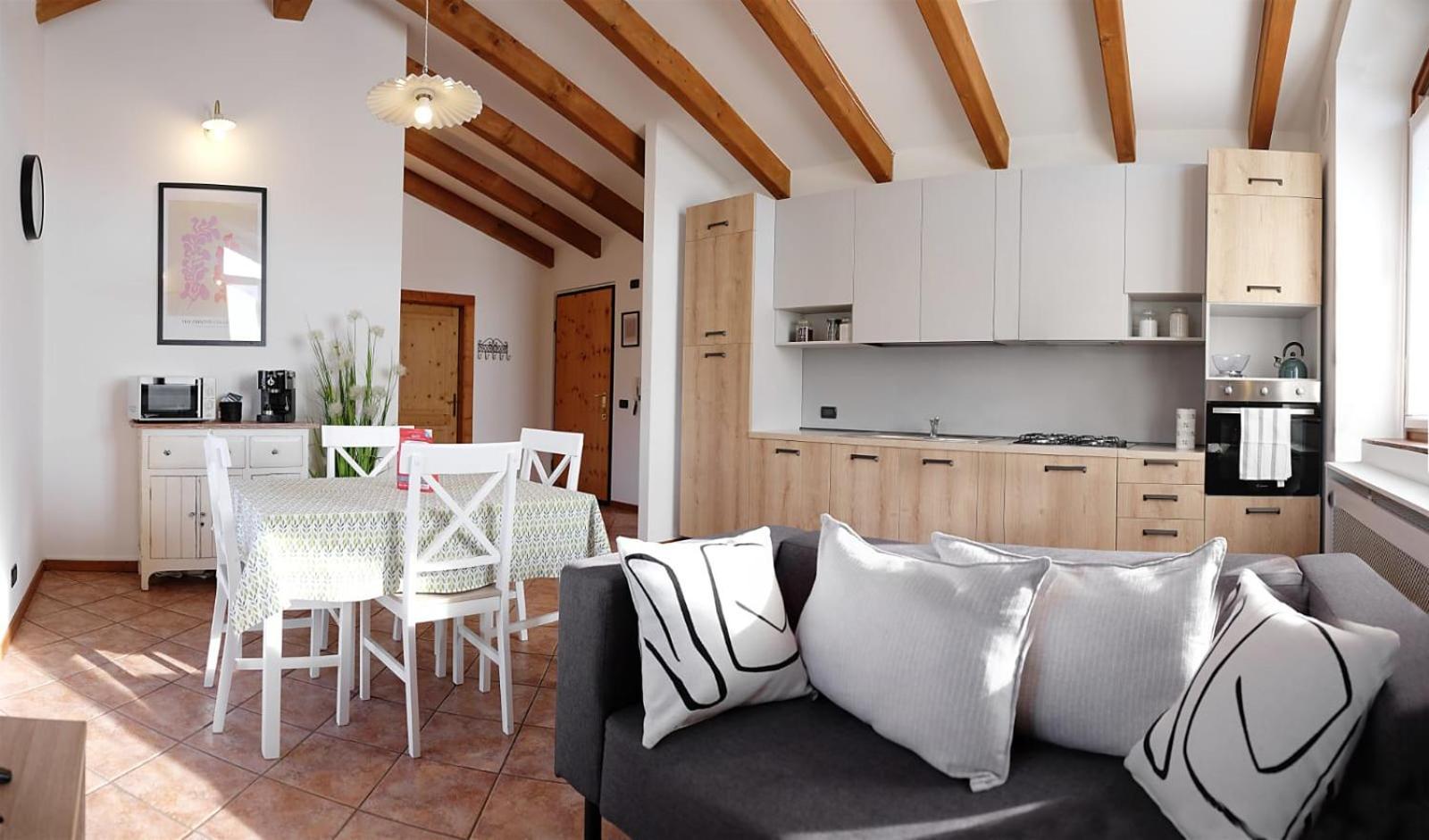 דירות Tenna La Casa Di Athos מראה חיצוני תמונה